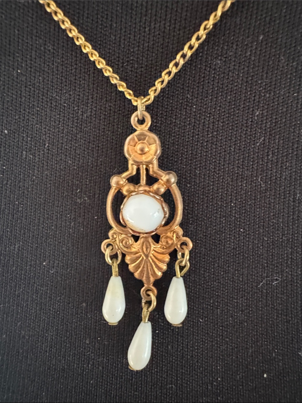 Vintage Gold Pendant Necklace with White Teardrop Drops - Vintage - Picture 2 of 5